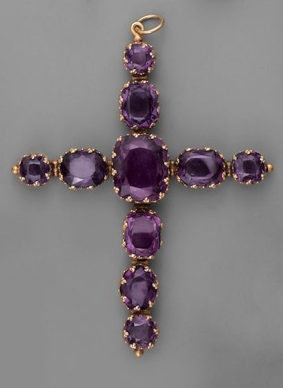 null Pendentif croix, en or et améthystes