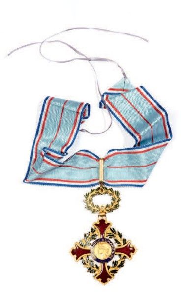France Ensemble de cinq médailles:
- Etoile de chevalier de la Légion d'Honneur,...