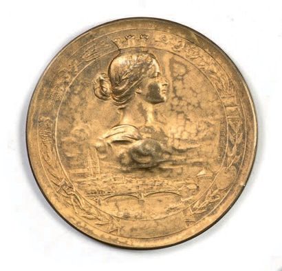 null Trois médailles
- Médaille rectangulaire, en vermeil, de la ville de Rouen,...