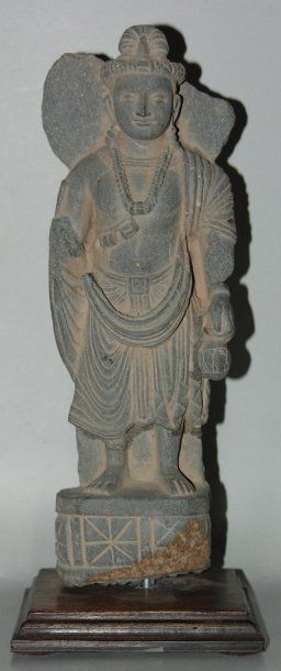 null ART GRECO-BOUDDHIQUE DU GANDHARA (Ier - Vème siècle) Bodhisattva debout sur...