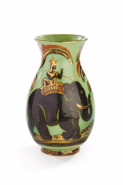René BUTHAUD (1886-1986) 
Vase ovoïde en céramique émaillée polychrome rehaussée...