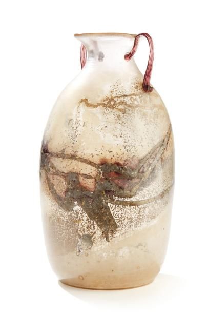 Atelier PRIMAVERA 
Vase à l'antique à corps ovoïde et anses appliquées à chaud en...