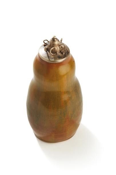 PATRICK NORDSTRÖM (1870-1929) pour ROYAL COPENHAGUE 
Pot couvert en grès porcelainique...