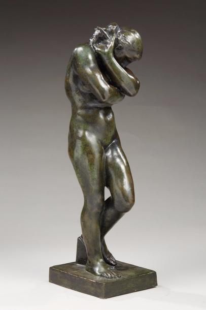 AUGUSTE RODIN, dans le goût de 
Sculpture en bronze à patine brune figurant un jeune...