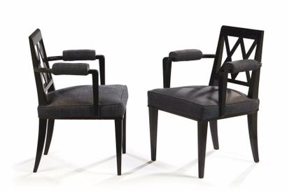 JACQUES ADNET (1900-1981) 
Paire de fauteuils bridge en bois laqué noir à dossier...