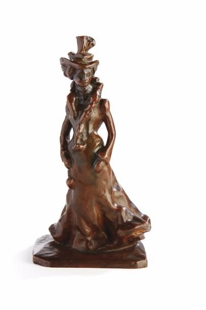 Louis DEJEAN (1872-1953) “Jeune femme au chapeau” Sculpture en bronze à patine brune...