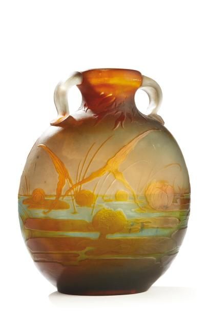 ÉTABLISSEMENTS GALLÉ Vase en forme de gourde aplatie en verre doublé vert, orangé...