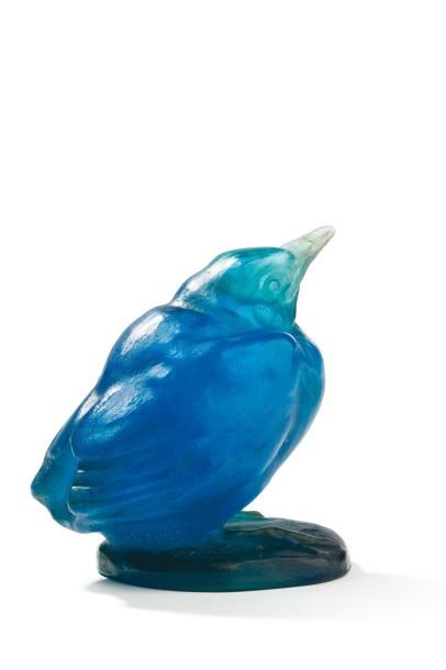 Amalric WALTER (1870-1959) 
Sculpture en pâte de verre teintée bleue et nuancée verte...