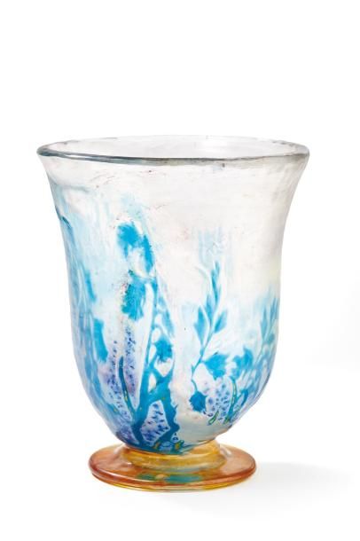 PAUL NICOLAS (1875-1952) 
Vase évasé sur piédouche circulaire en verre à décor aquatique...