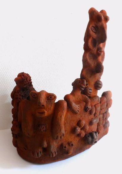 RAÂK 
A bord du monde
Sculpture raku
Signé dessous
26 x 24 x 12 cm