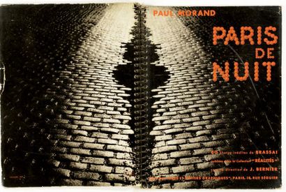 Brassaï PARIS LA NUIT Textes de Paul MORAND. Arts et Métiers
Graphiques, Paris. 1ère...