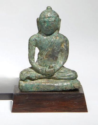 CEYLAN, Anuradhapura - Xe siècle 
Statuette en bronze à patine brune et verte de...