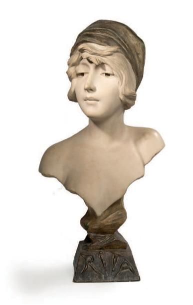 A. NANTEUIL Buste - Vers 1900 Buste de jeune femme en terre cuite patinée sur socle
Signé...