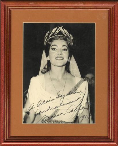 Maria CALLAS Belle photographie dans Norma (Palais Garnier 1964), 18x24cm, dédicacée...