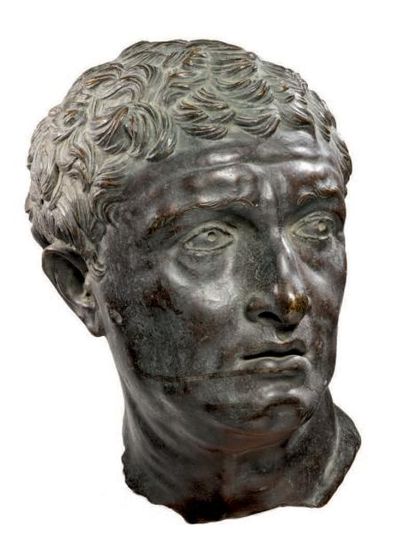 D'après l'Antique Tête de patricien romain
Sculpture en bronze à patine verte de...