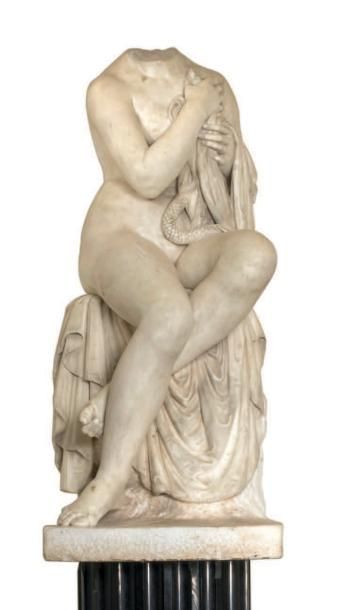 D'après l'Antique Cléopâtre assise tenant un serpent sur son sein
Sculpture acéphale...