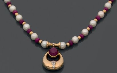 null Collier composé de perles de culture, perles de rubis, perles d'or, retenant...