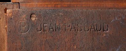 JEAN PASCAUD (1902-1996) Meuble de rangement en placage de palissandre présentant...