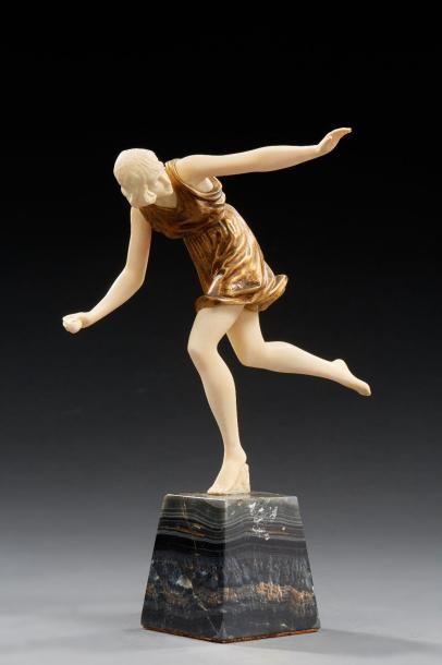 PIERRE LE FAGUAYS (1862-1962) *Sculpture chryséléphantine en bronze doré patiné noir...