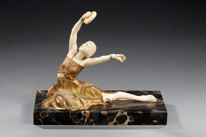 Samuel LIPCHYTZ (1880-1943) *Sculpture chryséléphantine en bronze à patine dorée...