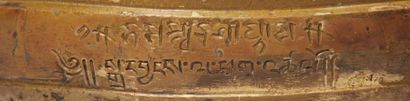 TIBET - XVIe / XVIIe siècle Statuette de Ratnasambhava en bronze doré et à traces...