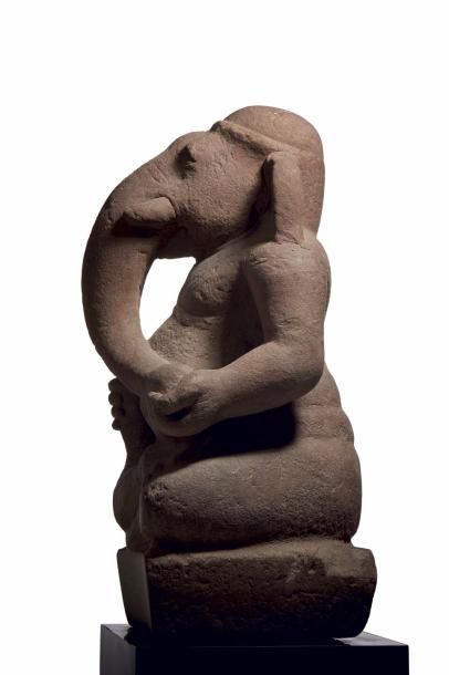 CAMBODGE - Période pré-angkorienne, VIIe/VIIIe siècle Statuette de Ganesh en grès...