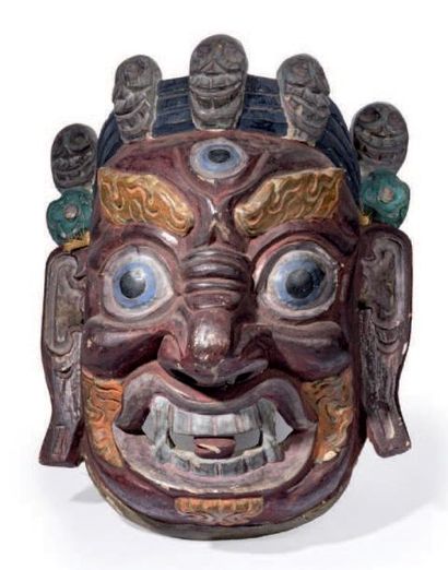 TIBET - VERS 1900 Masque de Mahakala en bois peint violet, la bouche ouverte, montrant...