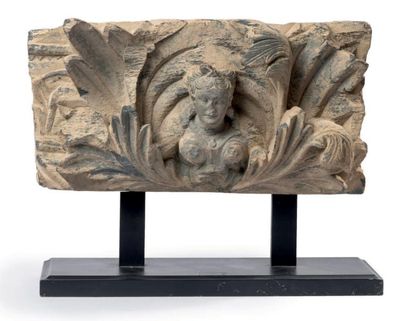 INDE GANDHARA, art gréco-bouddhique, IIe/IVe siècle
Partie de bas-relief de forme...