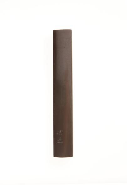 JAPON - Epoque EDO (1603 - 1868), XIXe siècle Kozuka en shibuichi à décor en hira...