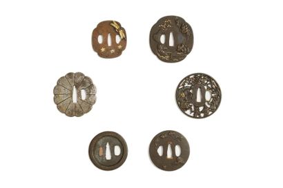 JAPON - Epoque EDO (1603 - 1868) Ensemble de six tsuba en fer et suaka, mokko gata,...