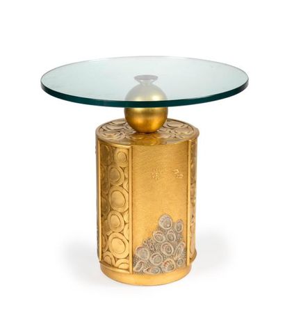 Colombostile Design, Milan Guéridon plateau de verre, le fût en bois laqué et doré...