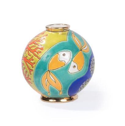 LONGWY Vase globulaire, émaillé de poissons, coraux
H. 13 cm