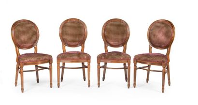 null Suite de quatre chaises médaillon en bois teinté
Style Louis XVI
H. 92 x L....