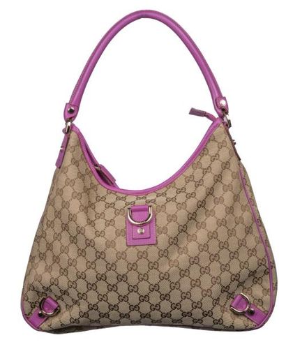 GUCCI Petit sac en toile monogrammé et cuir grainé fushia, petite bijouterie en métal...