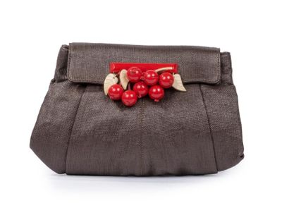 STELLA MAC CARTNEY Pochette en raphia tissé avec un très joli fermoir barrette orné...