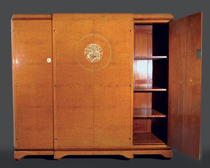 Jules LELEU (1883-1961) * Importante armoire d'apparat à quatre portes en loupe de...