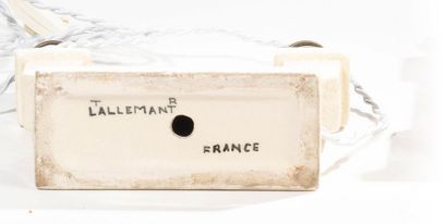 Robert LALLEMANT (1902-1954) # Lampe de table en faïence émaillée crème craquelée...