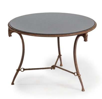 Maison RAMSAY Table basse en fer battu à plateau circulaire en opaline noire reposant...