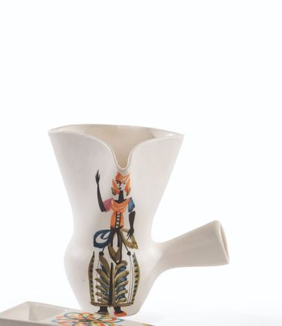 ROGER CAPRON (1922-2006) Pichet en céramique émaillée à décor d'une femme stylisée...