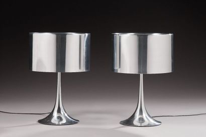 Sebastian WRONG (XXe-XXIe) 
Paire de lampes modèle « Spun Light T1 » en aluminium...