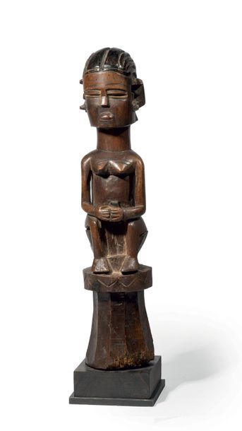 null # Rare statuette féminine assise Zande (R.D. du Congo/Soudan)
Statuette en bois.
L'identification...