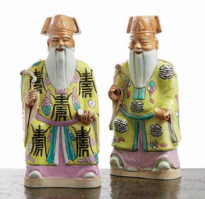 CHINE - Epoque JIAQING (1796 - 1820) Deux statuettes en porcelaine émaillée polychrome...