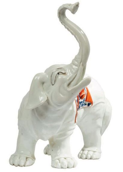 SAMSON à Paris (attribué à) Eléphant blanc en porcelaine, la selle polychrome.
Fin...