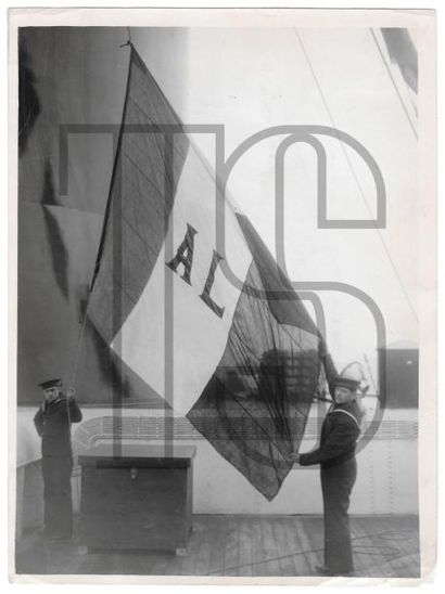 null Dix photos originales en majorité KEYSTONE. Inauguration du paquebot Normandie...