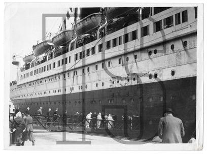 null Dix photos en grande majorité originales.
Départ du Havre le 25 août 1937, diner...