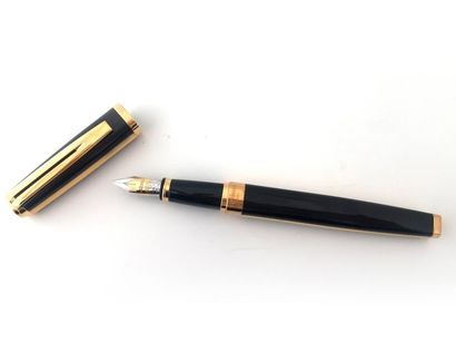 WATERMAN Collection Exception, modèle Night & Day
Stylo en laque noire et bandes...