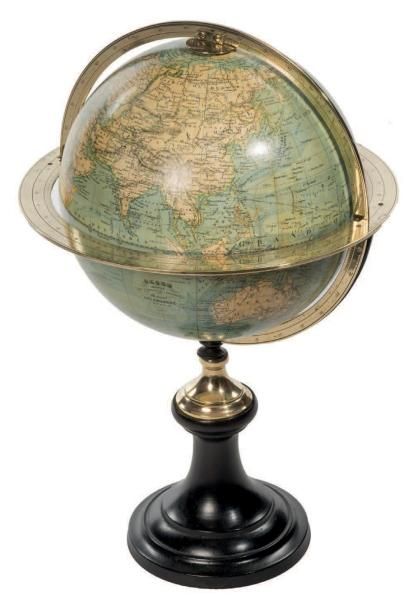 null Globe terrestre
Table équatoriale et cercle méridien en laiton gradué. Pied...