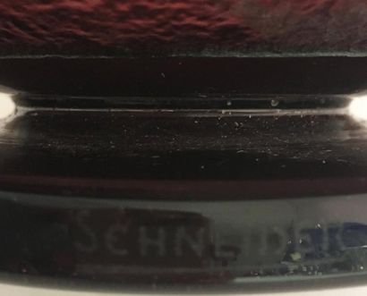 SCHNEIDER 
Vase à décor gravé à l'acide.
Signé «Schneider».
Vers 1925.
H: 30 cm