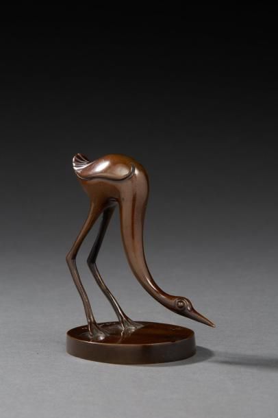 ROY SHELDON (Xxème) 
Sculpture en bronze à patine médaille figurant un oiseau.
Signée...