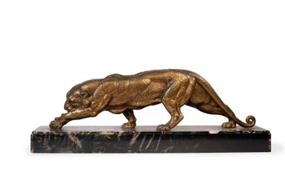 Demeter CHIPARUS (1886-1947) 
Panthère se léchant
Sculpture en bronze à patine dorée...